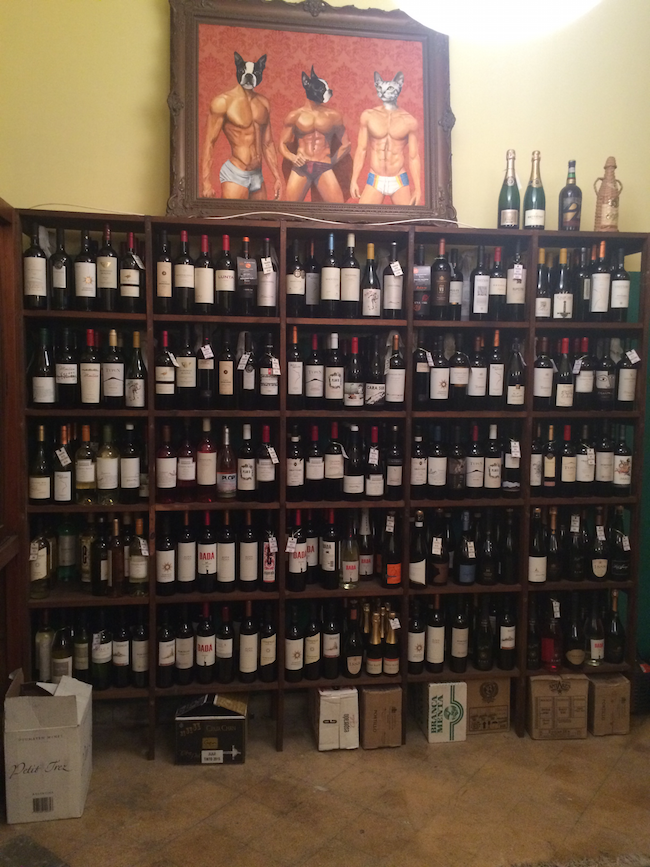 ofertasvinocom's tweet photo. Buscas lugares para comprar #Vino? Si estás por #SanTelmo te recomiendo una #Vinoteca -> http://t.co/Cfy9Khe8lY http://t.co/aN7KvxLnx6