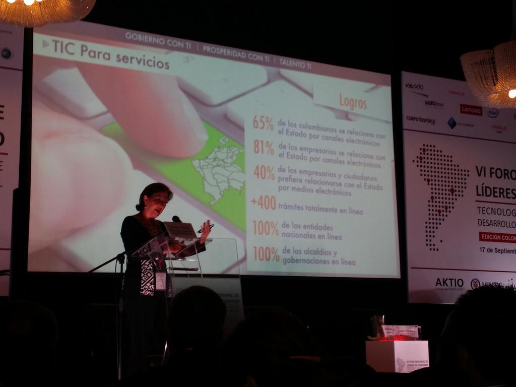 ConsejeriaTIC's tweet image. 65% de colombianos se relaciona a través de medios electrónicos @marisabelmejia #VIForoRegionalLíderes de Gobierno