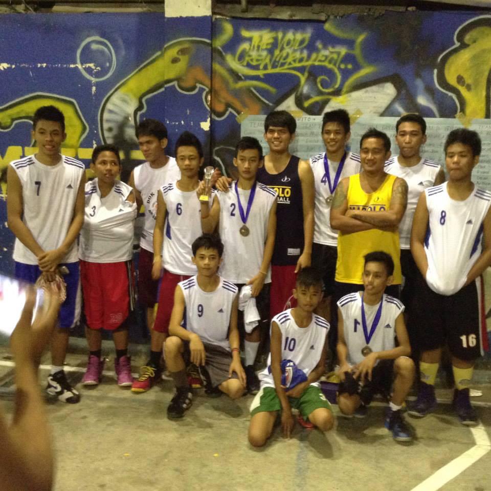Goyssssss's tweet photo. @Paotski @BrentWall02 @AD_Mrb @tiansay_cj @RenzOrola Throwback muna tayo guys hahaha 🏆🏆 #FirstMVP http://t.co/jAJHeAp4Bi
