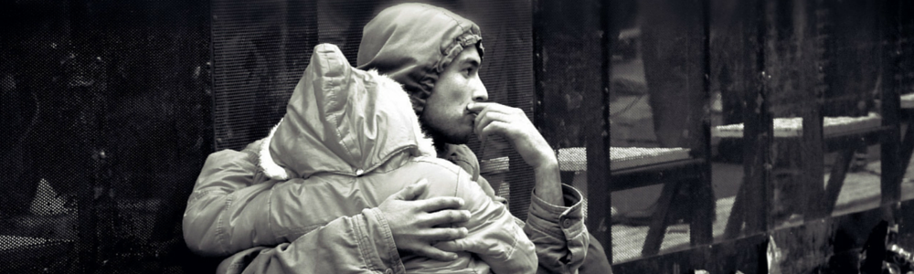 bodyworncamera's tweet image. Officer Helps Single Dad Feed His Baby #ServeWithHumility #PositivePoliceNews ow.ly/Rp6NJ