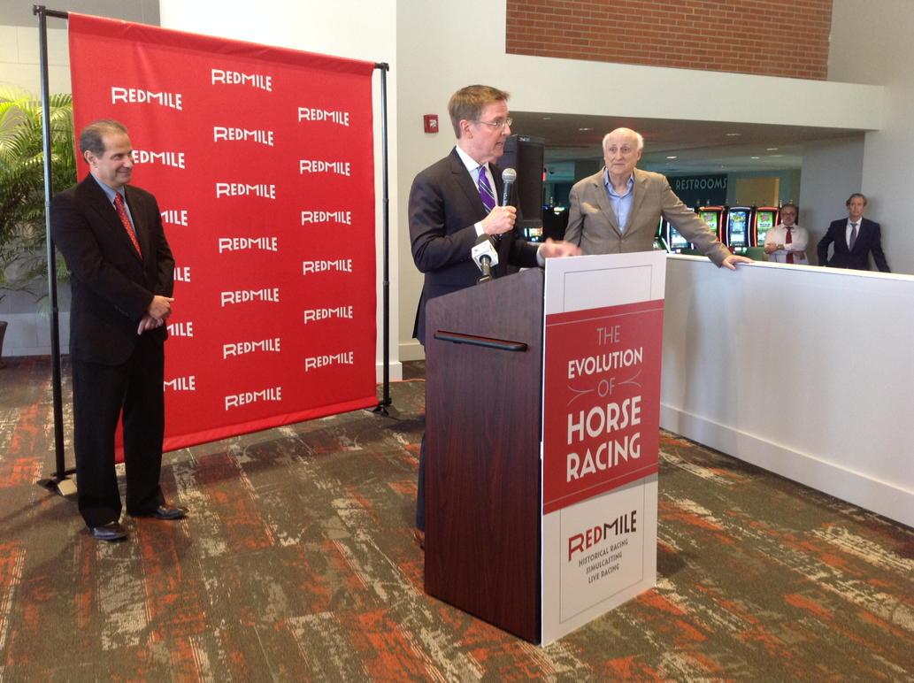 janetpattonhl's tweet photo. Mayor Jim Gray says Red Mile/Keeneland gambling parlor means 200 new jobs, possibly more in future. http://t.co/EfPZUgi2Lv