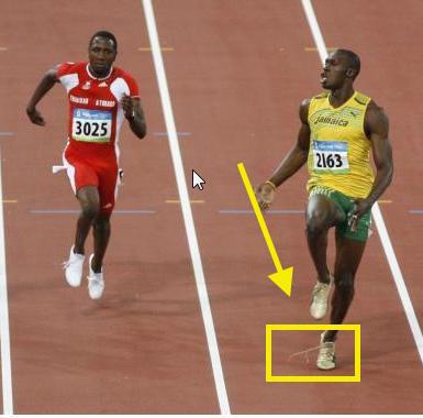Usine23's tweet photo. #PhraseTypeDeParents "Fais-tes lacets ou tu va tomber..." Usain Bolt : "T'es sûr ?!!" 9,69sec au 100m lacet défait ! http://t.co/4bji3Z1Mod