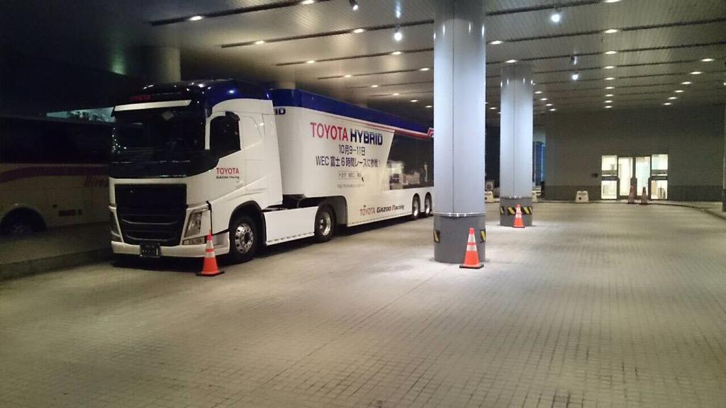 L883's tweet photo. WECキャラバントレーラーは関西を巡回中。
週末は大阪のレイブロスで観る事ができます！
#WECキャラバントレーラー http://t.co/iv7q2QwsNi
