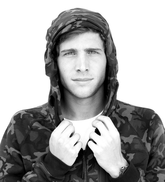 SRobertoFan's tweet photo. @SergiRoberto10 #nike  ⚫️⚪️ http://t.co/2o32izprNo