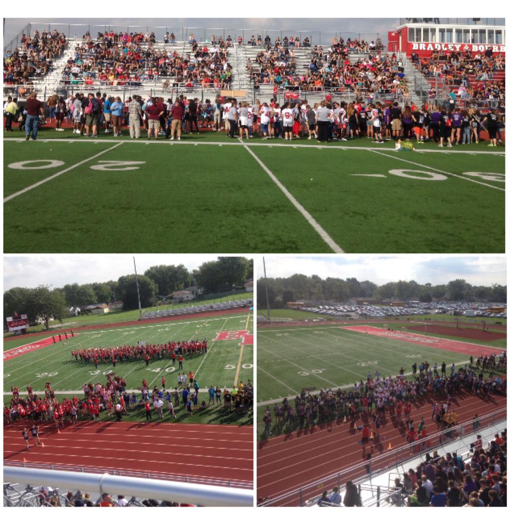Mr_T_Swafford's tweet photo. Reason #1 that BBCHS is a great place #bbfallgames @bbchs307 http://t.co/rlJ5RlvLDW