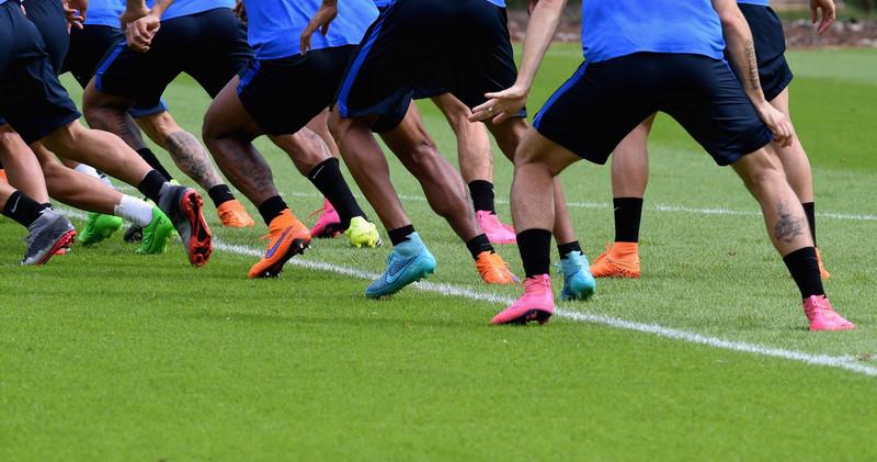 Tebak kaki barudak, Ini kaki para apa ... menurut kaliaaaan? Admin sudah punya jawabannya nih  "