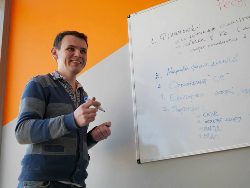 Today we're welcoming Oleksa, who will be helping us make our work on <a href="/dialoguesupport/">Dialogue Support</a> in #Ukraine a success!