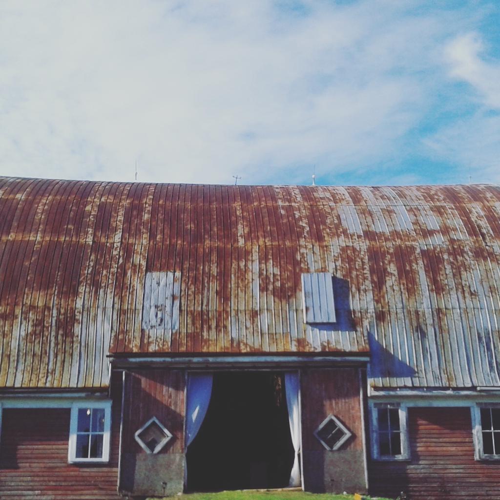 If you are thinking rustic chic for your wedding look no further than Windgate Weddings! Their barn is so romantic!!