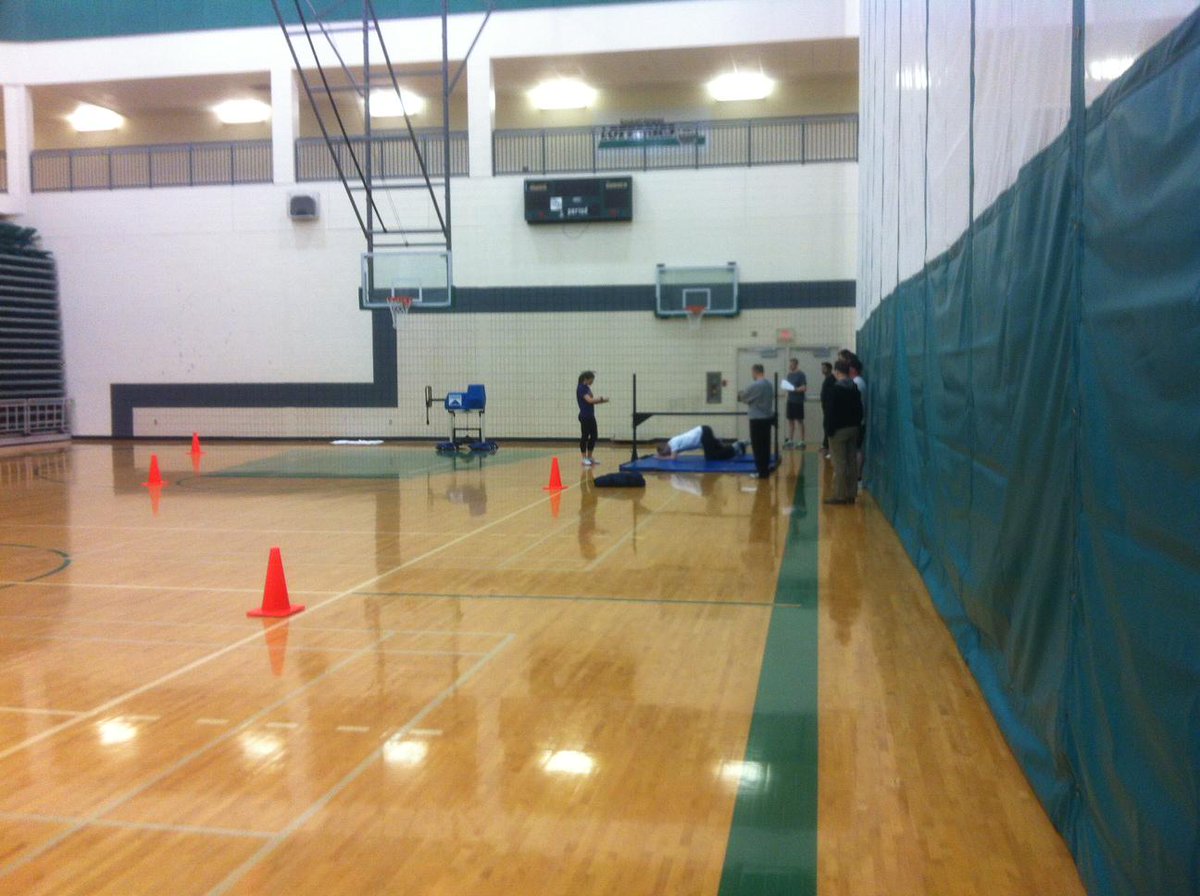 JoinSPS's tweet photo. Good luck to everyone running the POPAT today at @usask! #futurepoliceofficers #fitness http://t.co/3rwItbyE7n
