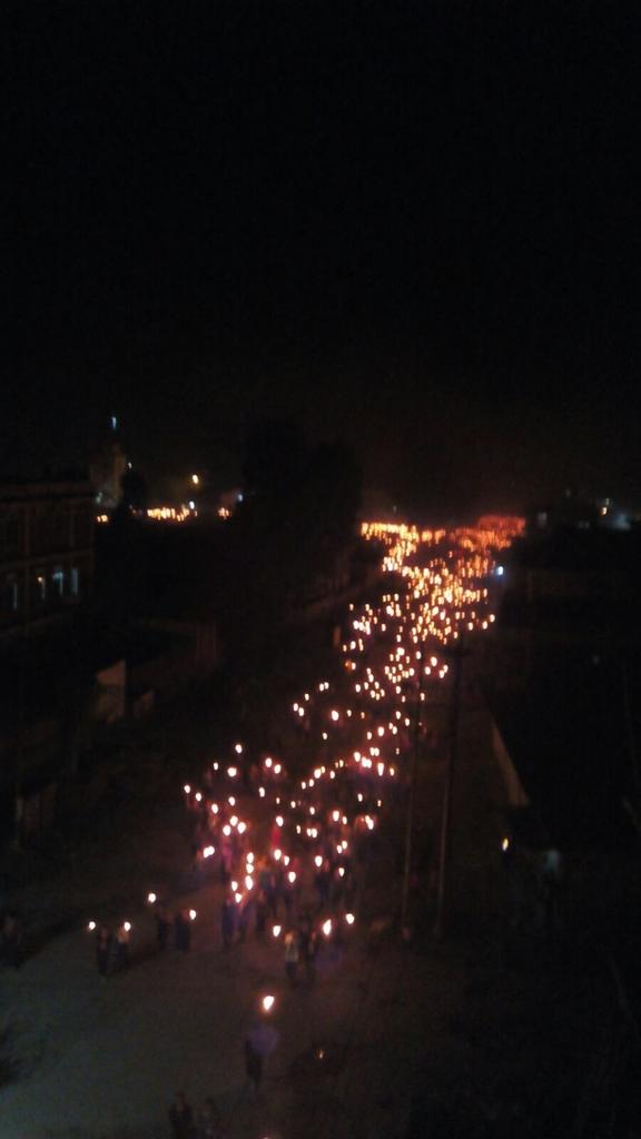 thianhoih's tweet photo. Women with torches rally street here in Manipur for unity,strength for our fight #separateadministration #manipur http://t.co/VqjHnwamsU