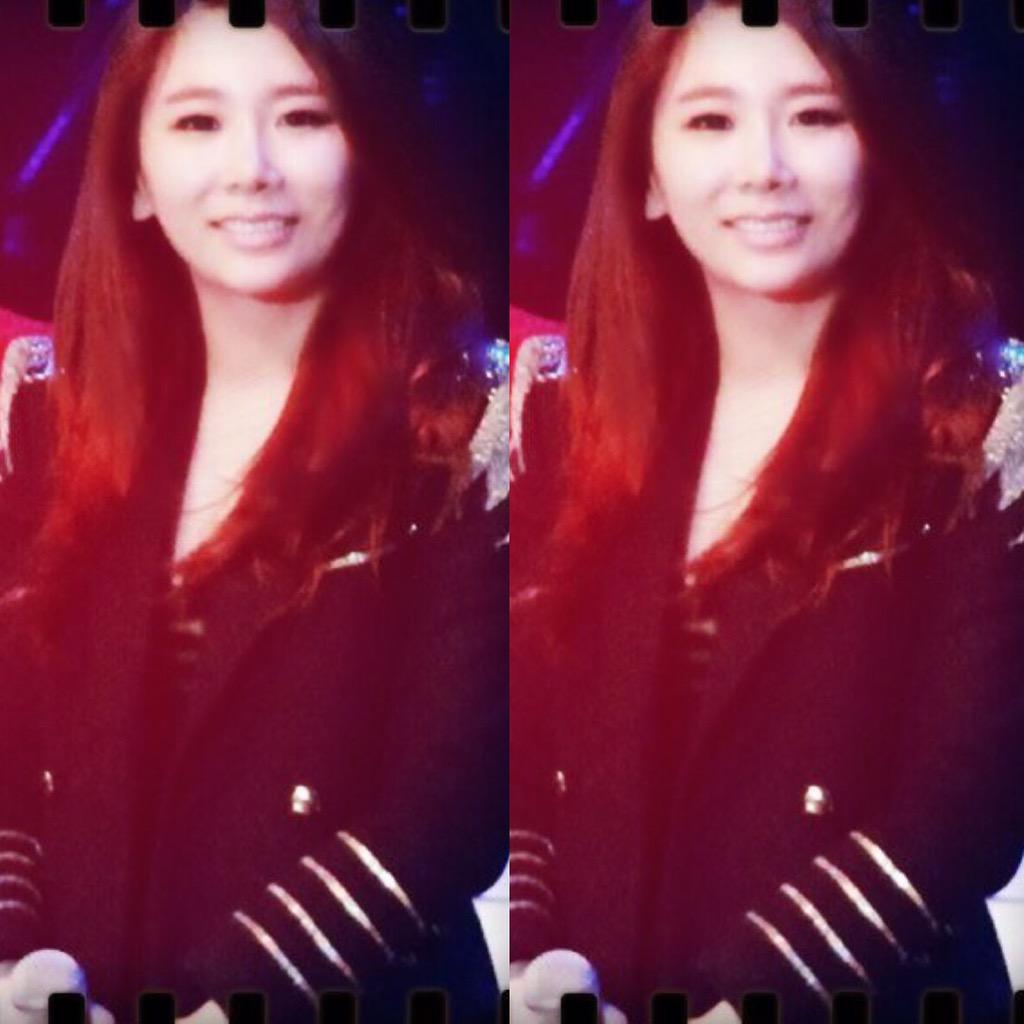 yellow2's tweet photo. @Jeaworld HAPPY BIRTHDAY TO 언니💖 Always love u 😘😘 http://t.co/ZHL0bC54Ng