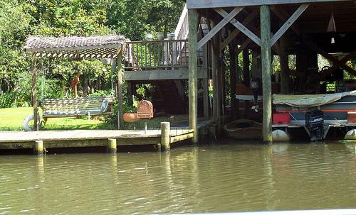 #DYK that residents living on the Alabama Magnolia River receive dock-to-dock mail delivery? #USPS240