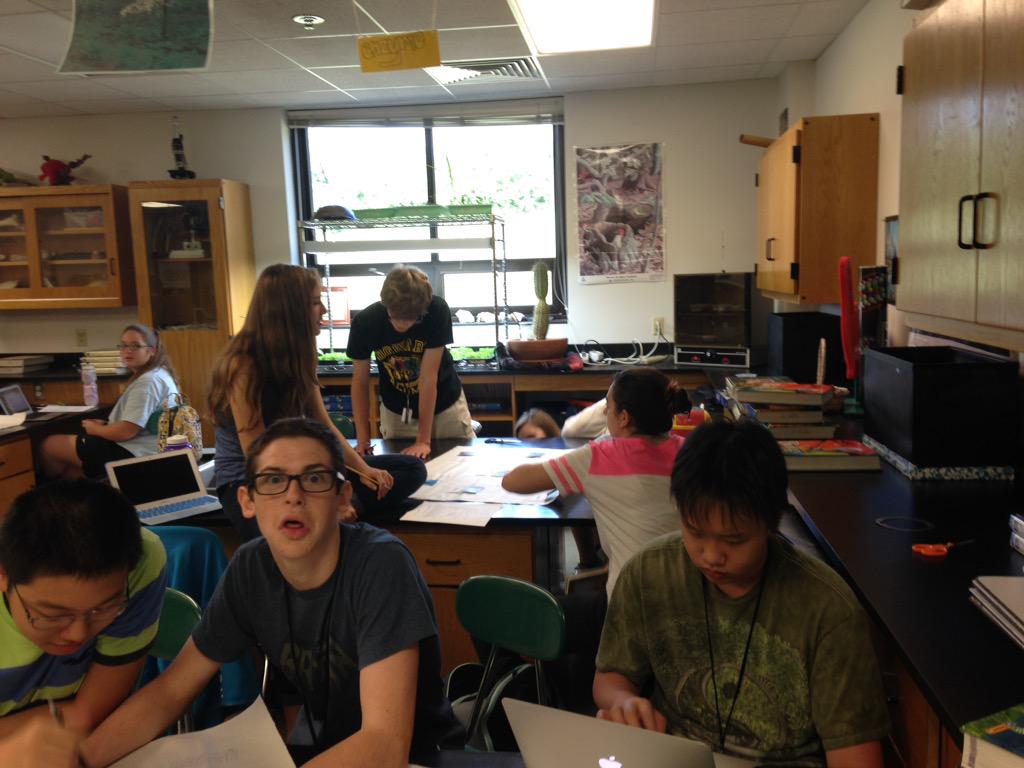 donna_dschmidt's tweet photo. Gotta love enthusiastic honors biology students doing PBL! http://t.co/ADsPVAFi0U
