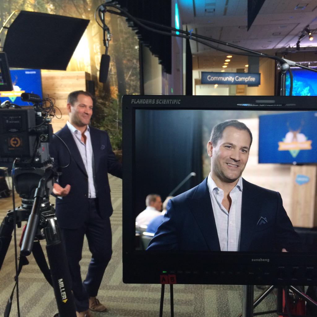 MABespoke's tweet photo. Michael talks #MABespoke x #Salesforce @Dreamforce #MABmen #menatlife #DF15 http://t.co/krHp7Ow8H5