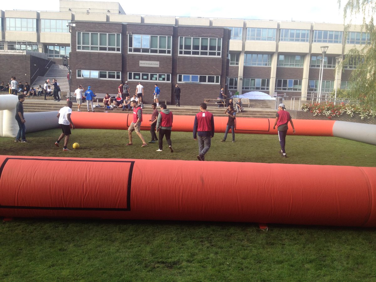 BrunelIntra's tweet photo. Introduction to intramural football on the quad today- visit reception for info on the leagues  @Bruneluni  #Team23 http://t.co/a9Vq2sBr4O