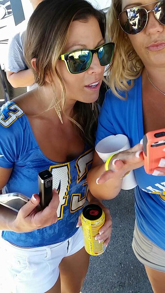 RONZOpower's tweet photo. #TailgateParty #Essentials #ChargersNation #RONZOpower #RockstarEnergy #ThatBus #Football #SanDiego http://t.co/W7bH91pjrz