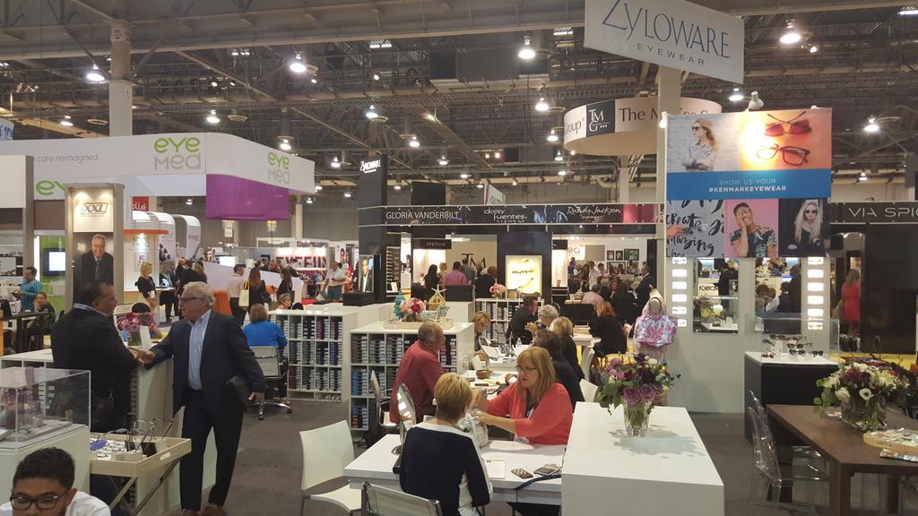 EyewearMan's tweet photo. Great traffic this morning @VisionExpo. @KenmarkEyewear booth is hopping!  Come see what's new!  #VeraWang #ZacPosen http://t.co/X51AGmwTgR