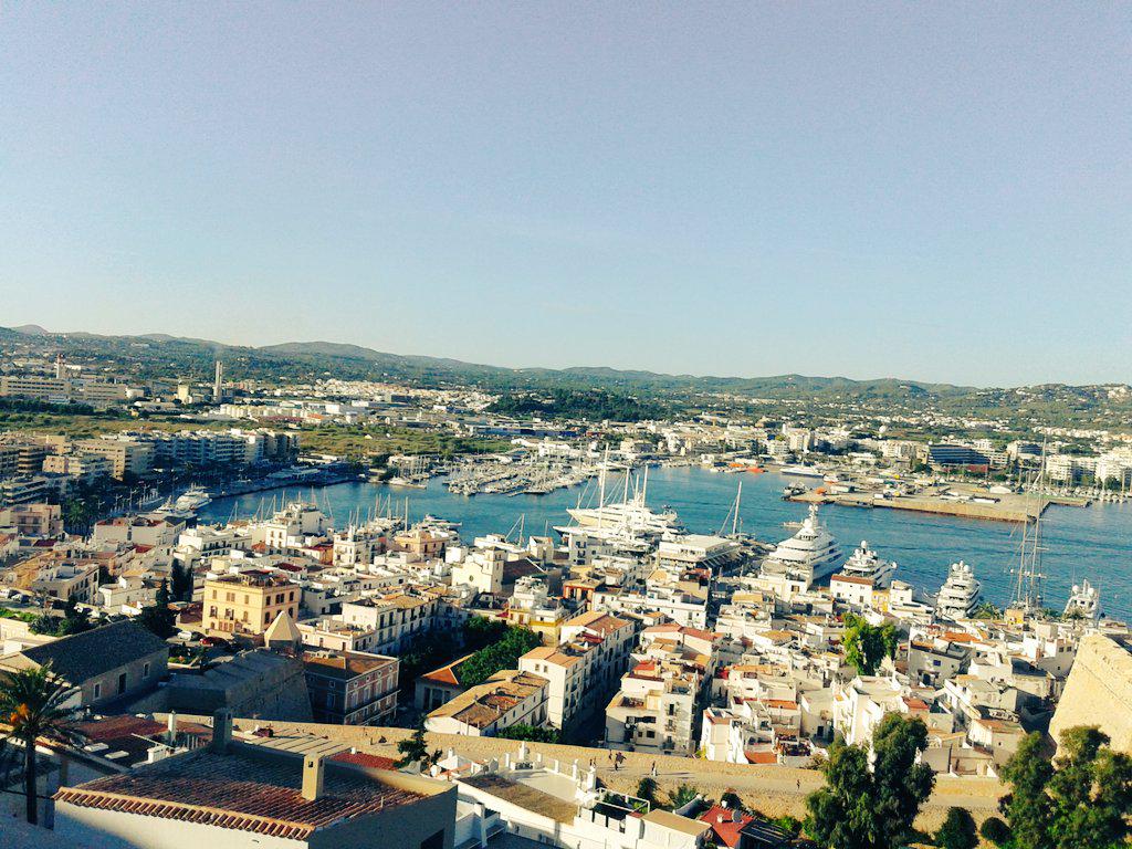 AgusMiillan's tweet photo. Simplemente ibiza http://t.co/0ierl2LAMs