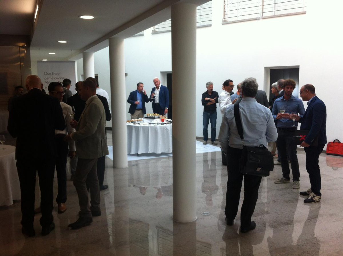 DominoVisions's tweet image. Aperitivo post conferenza #DigitalSalesTools presso la bellissima location della sede di #Abimis