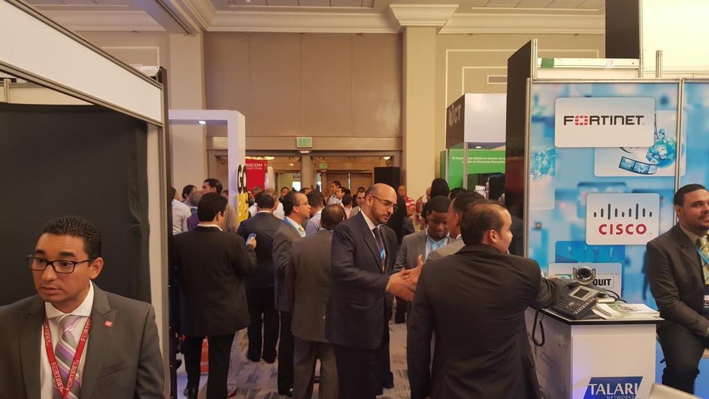GDominicana's tweet photo. Así luce éste #Techday15 de @revistaitnow en el hotel #Jaragua http://t.co/MmNAo2YPcW
