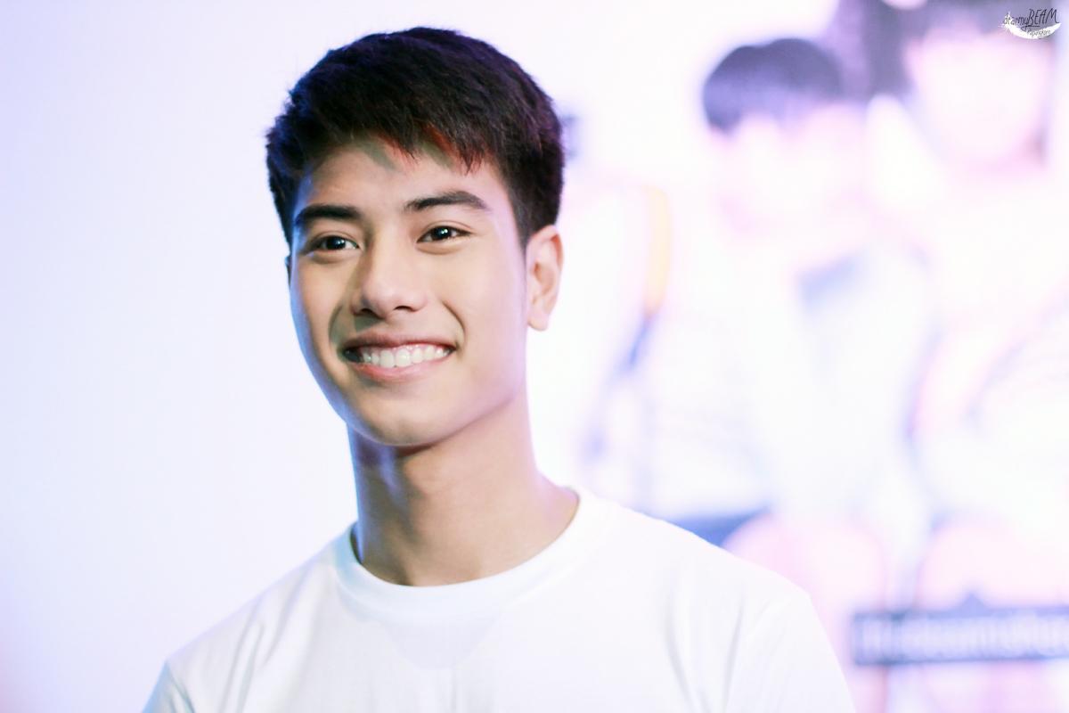 dearmyBEAM's tweet photo. 150915♡ @iamthebeam งานแถลงข่าวเปิดตัวหนัง 
#waterboyythemovie [http://t.co/bbAzSPflGL] http://t.co/tZuo5f3ZoF