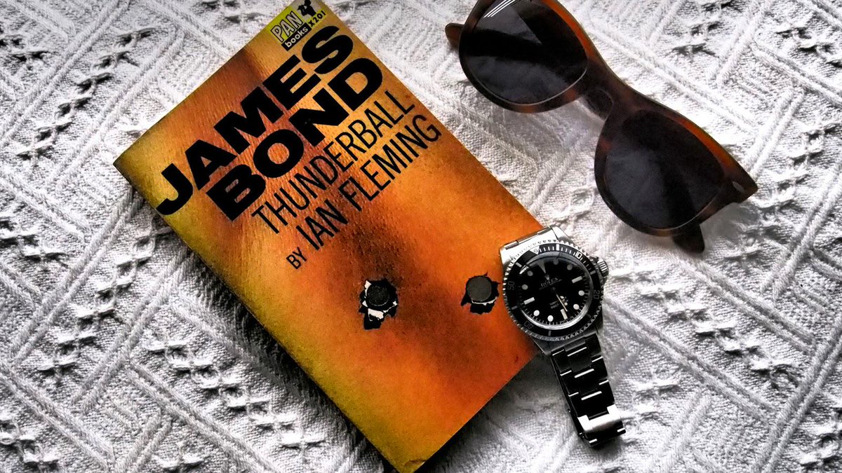 LicenseRenewed's tweet photo. Next week: Interview with #LenDeighton's biographer @EdwardHMO on #RaymondHawkey, and THAT '#Thunderball' cover! http://t.co/jWUmeTt4Ie