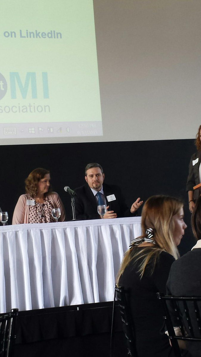 dodgejd's tweet image. Oh hey @derekdevries waxing content marketing and PR at #amawm