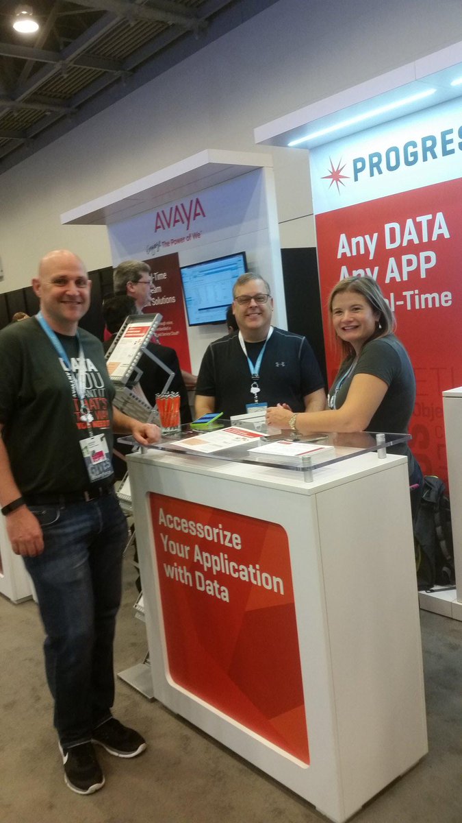 _DataDirect's tweet image. Cloud Expo is open and @gordoncrenshaw @CrystalCDrake @gregstasko are ready to tell you all about #LightningConnect!