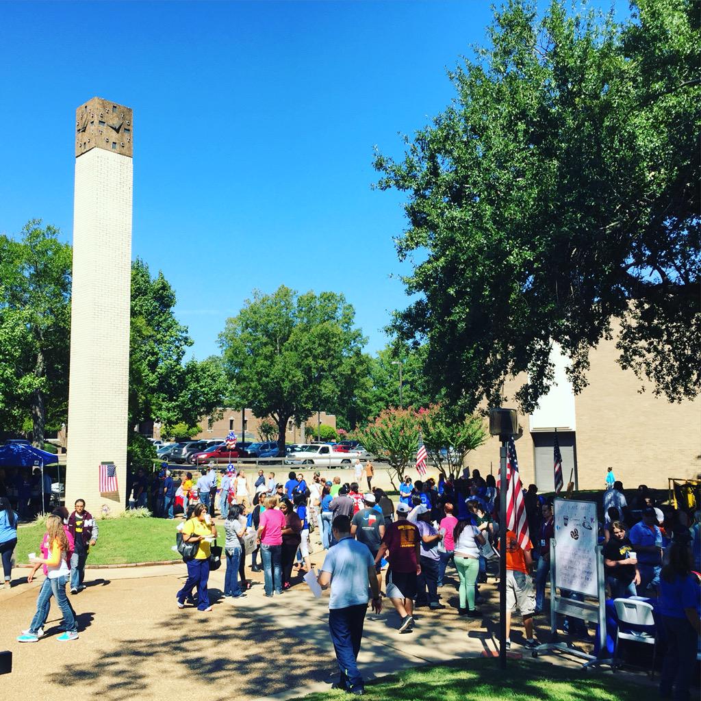 TxkCollege's tweet photo. #TCFallFest rocks! http://t.co/H43R1qZeft