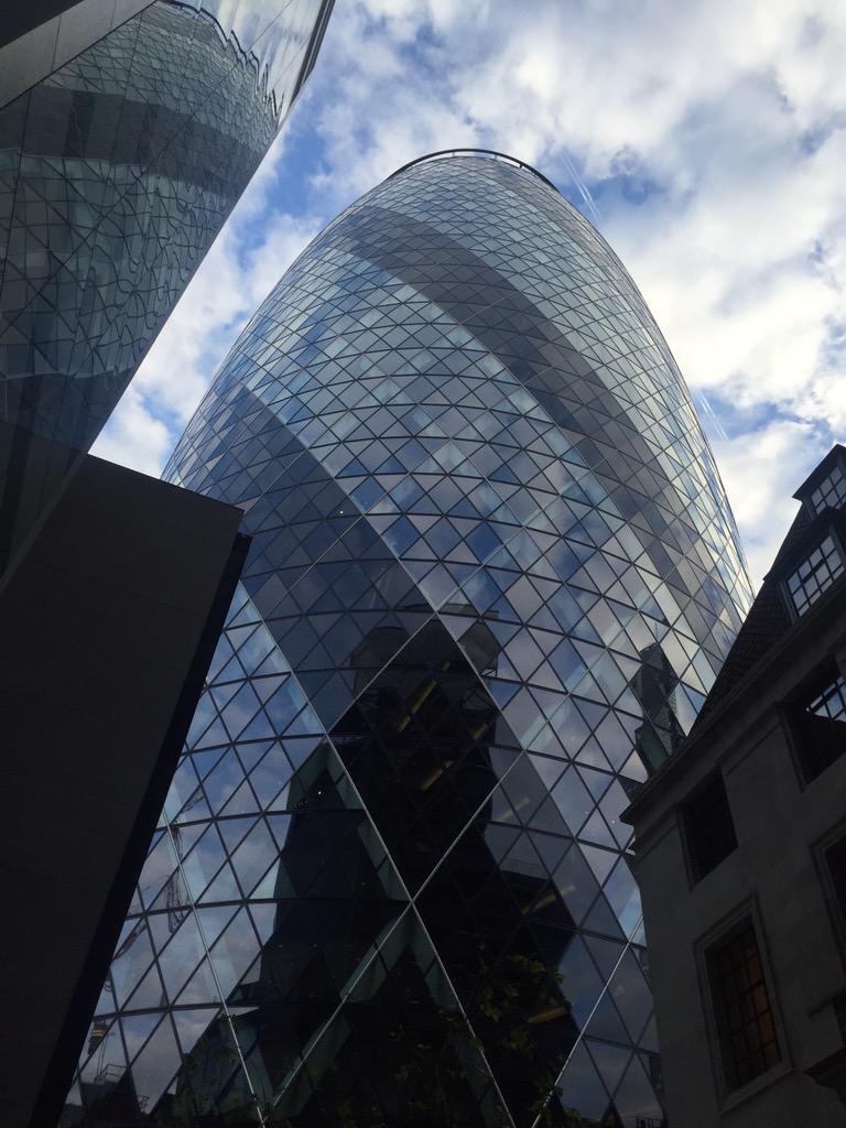 InsuranceDrone's tweet photo. A great day in London http://t.co/LzKUFQIDlG