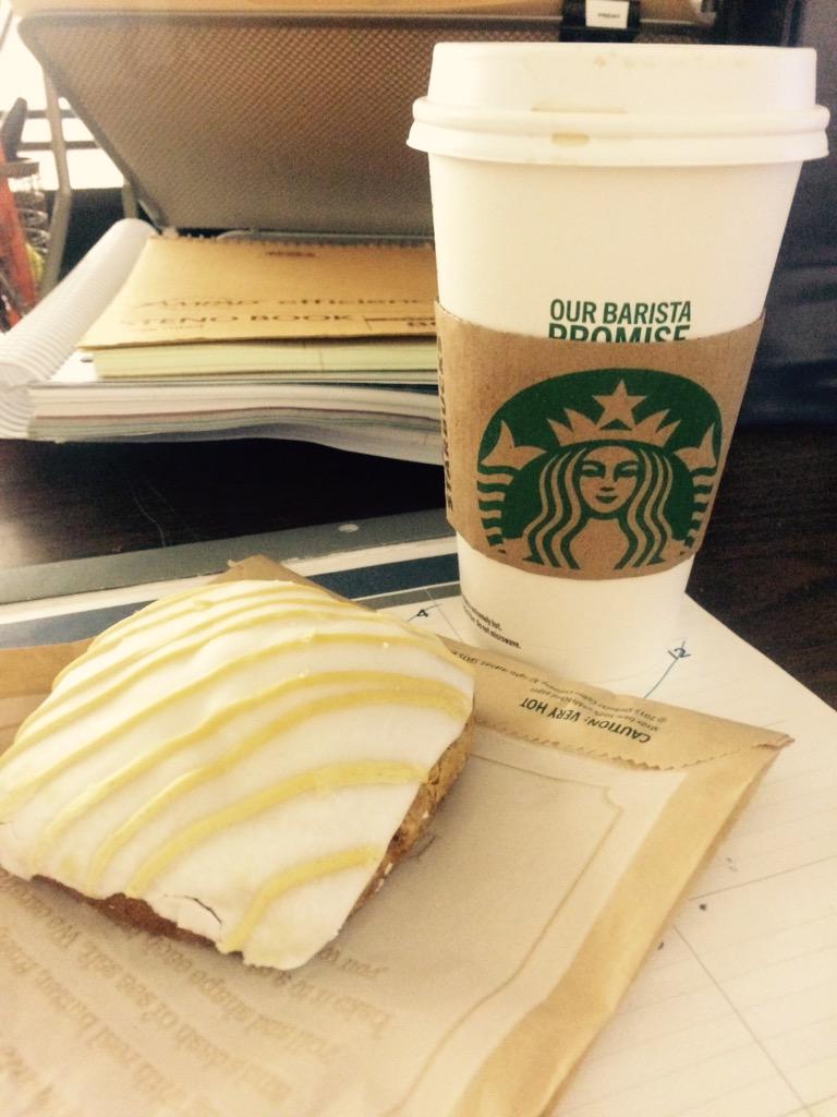 _PerSempreYours's tweet photo. #mymorning #notaPSL #starbucks http://t.co/cHHbfukAVY