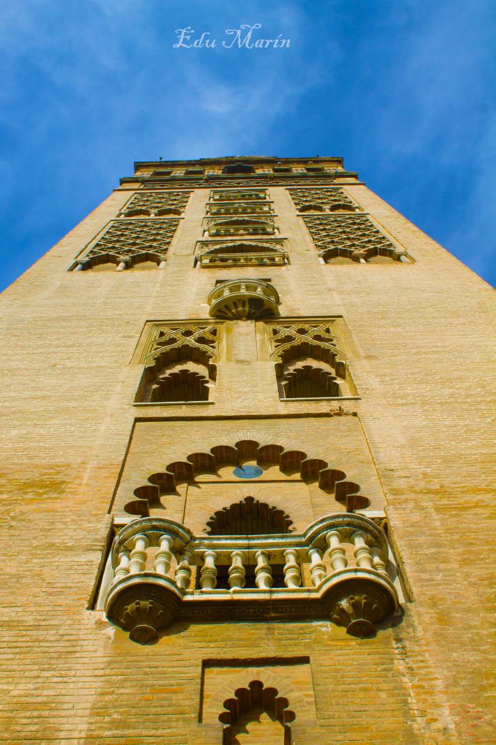 Sevilla es una torre llena de arqueros finos.
Federico García Lorca (1898-1936)