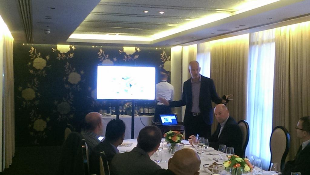 <a href="/simonlporter/">Simon Porter</a> discussing his experience on social media @L3CLLP quarterly cloud forecast