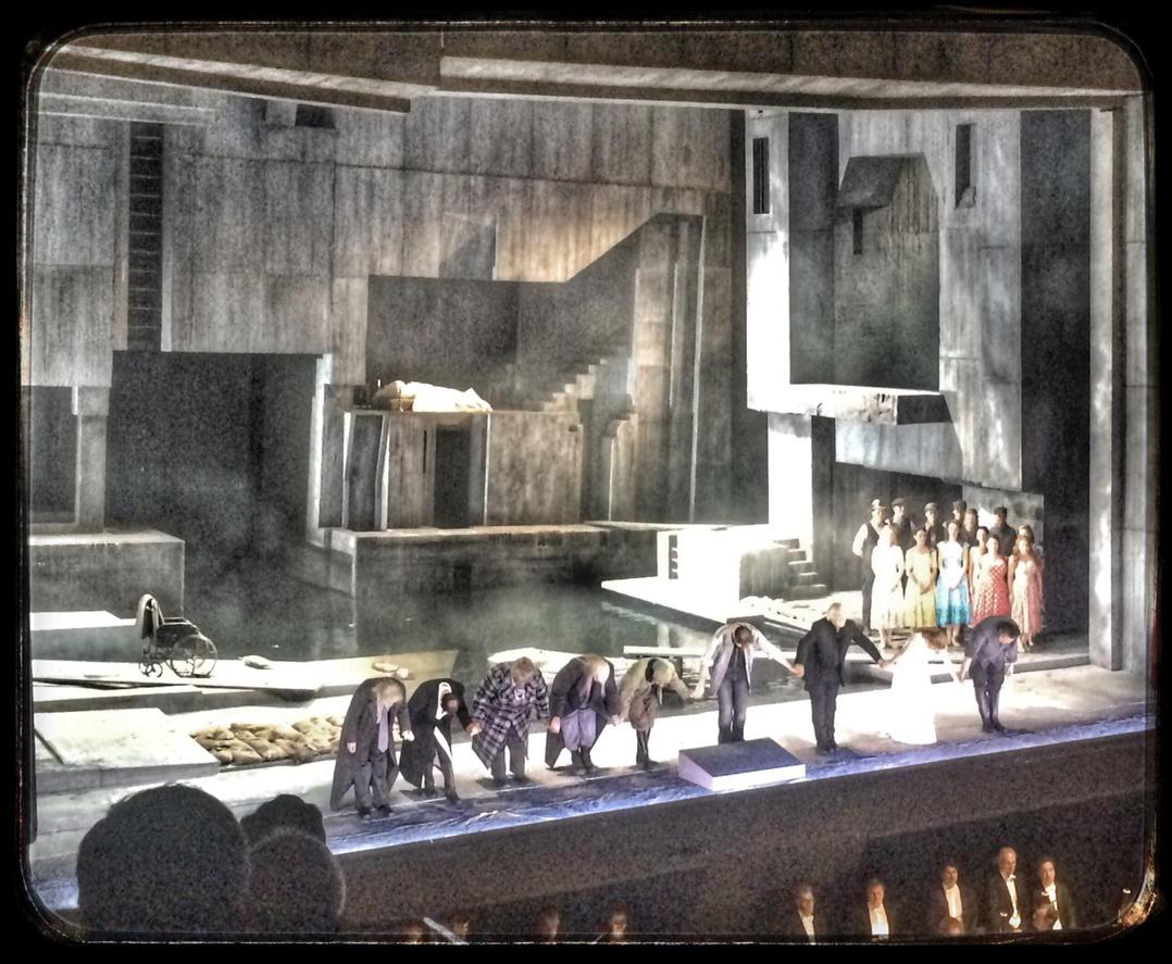 dieterschnaas's tweet image. Convincing #Debussy @deutsche_oper. Pale Pelléas, fine Melisande and Golaud. Superb staging, orchestra, #Runnicles