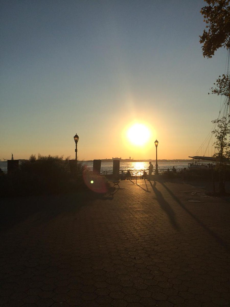 amandafarinacci's tweet photo. Gorgeous night to raise money for some #StatenIsland school kids. Honored to be emcee! #NewWorldPrep @NY1 http://t.co/KhvFXRYyXR