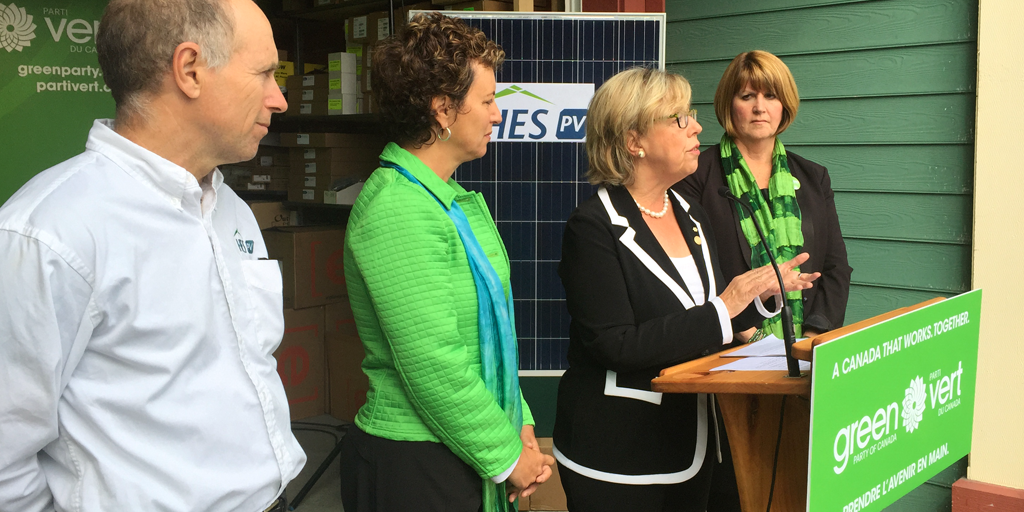 CanadianGreens's tweet photo. "Right now, today, the lifetime cost of coal is more expensive than the lifetime cost of solar." - @ElizabethMay http://t.co/YygF6jOgJW