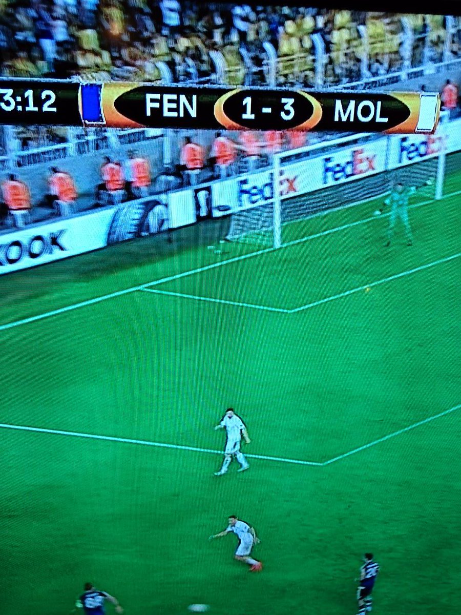 mrHills86's tweet photo. #fenerbahce #molde #celtic #Ajax #ThatsNotAKnife http://t.co/6jiDo5yYlQ