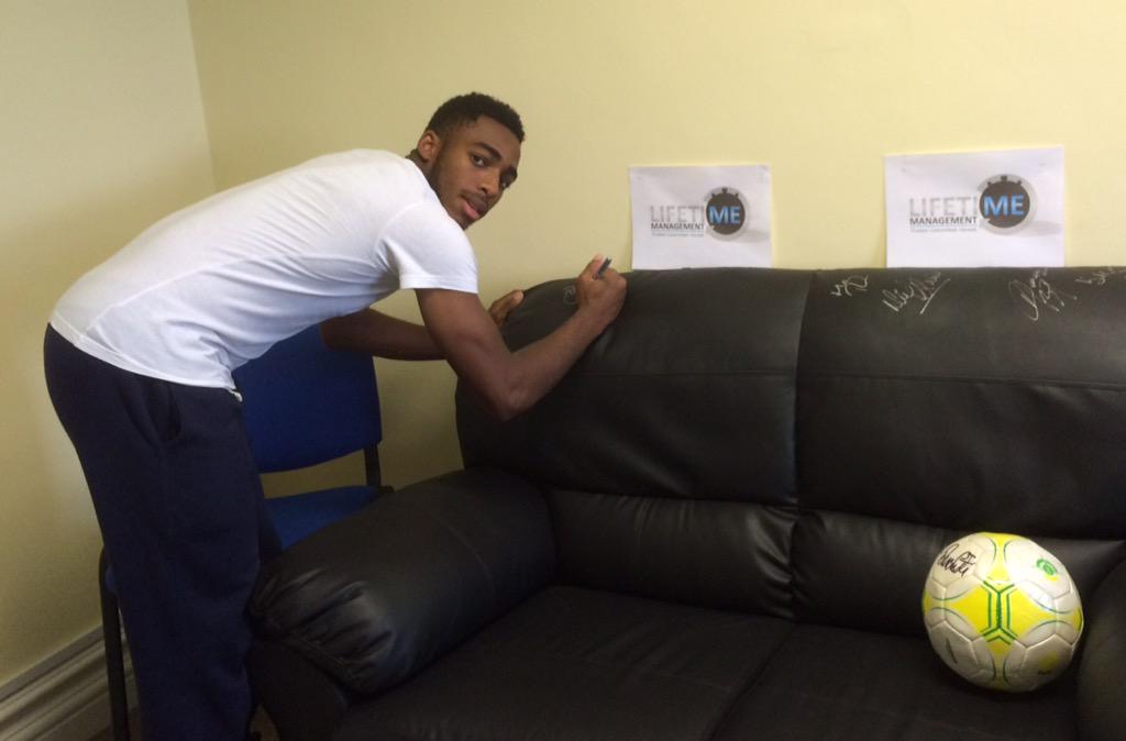 LifetimeSport's tweet photo. Today Lifetime welcomed @ReeceHallJ . Great to meet you Reece, and look forward to helping you. #signthesofa http://t.co/sLEh77TWvf