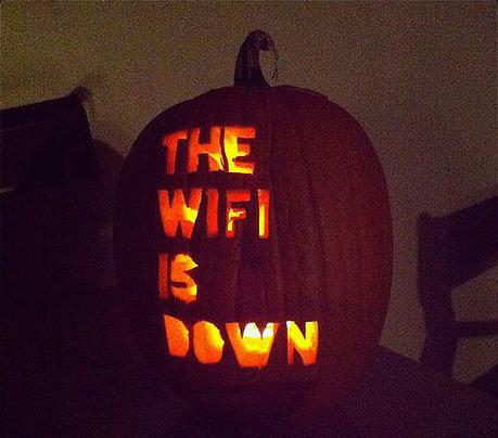 NeoEdmund1's tweet image. #ScariestHauntedHouseWouldHave No access to WIFI ... AHHHHHHHHHH!!!!!! 
#TheHashtagGame