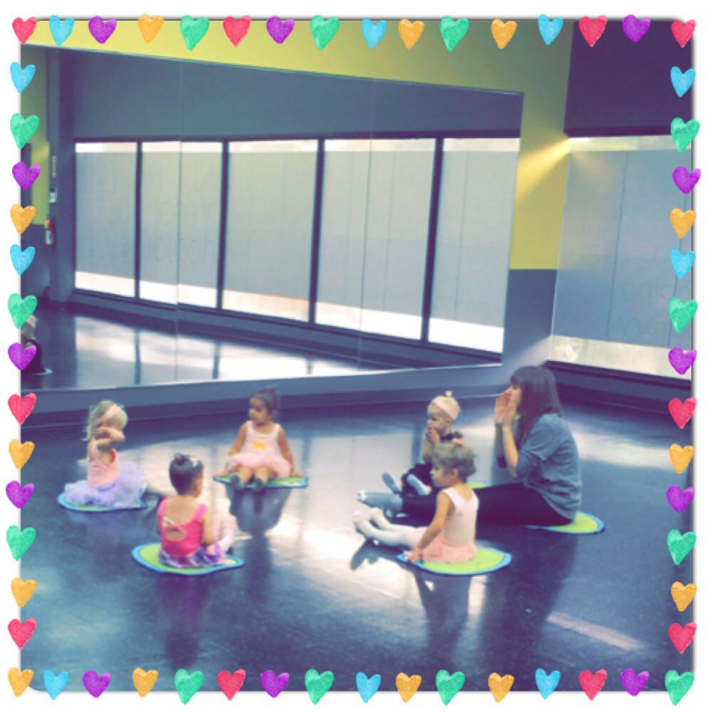 dance_in_motion's tweet photo. Our second class of Tiny Tots was this morning with Miss Jessica! Still a couple spots left in our Thurs AM classes! http://t.co/ZktAFiZiLx
