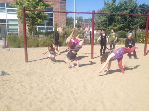 EmilyAntflick's tweet photo. Upside down coworking #coplaying #gcuc2015 team freshie http://t.co/rl4yCydjxC