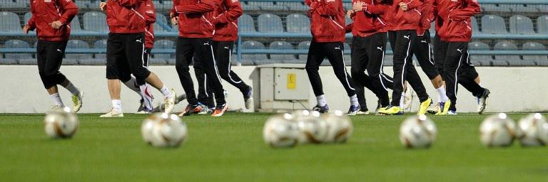 Are you still running around the pitch? #runmethods #injuryprevention #footballtraining footballmedicine.net/training-metho…