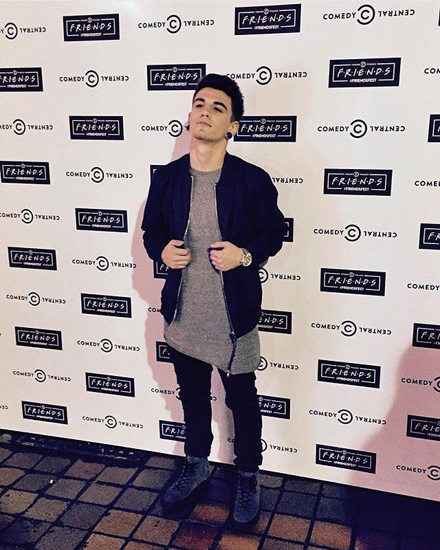 JakeSimsUpdate_'s tweet photo. Looking good😍😍👀 ~Holly http://t.co/gB52j0zyDp