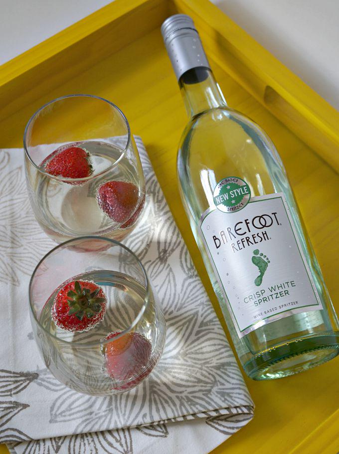 TheRebelChick's tweet photo. Celebrate #SpritzerSeason with @BarefootWine #BarefootRefresh Spritzer AD http://t.co/0HxSVtfCuL Msg 4 21+ http://t.co/jpN920CqNP
