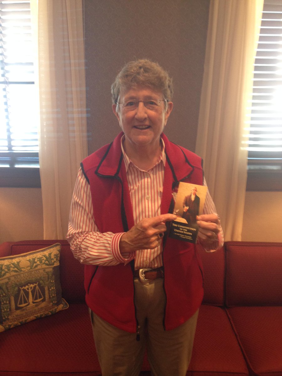 SCBarYLD's tweet photo. Chief Justice Toal wants YOU to #READIT! #SCBarYLD #ConstitutionDay #iCivics http://t.co/u1WDeBFdvU