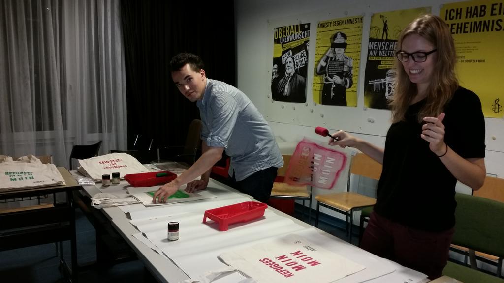 Beutel für den guten Zweck! Holt sie euch am Sa. beim Kulturflohmarkt Barmbek! #refugeeswelcome #HHhilft #NoRacism