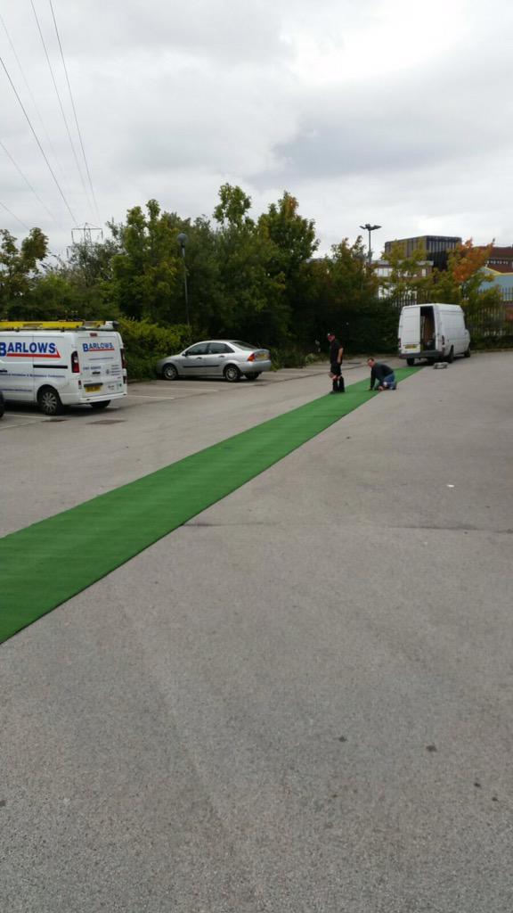 JDGyms's tweet photo. Huge improvements at JD Gyms Hull this week, including the installation of a prowler track  #HullHour @HullHour http://t.co/FmdX9yssfV