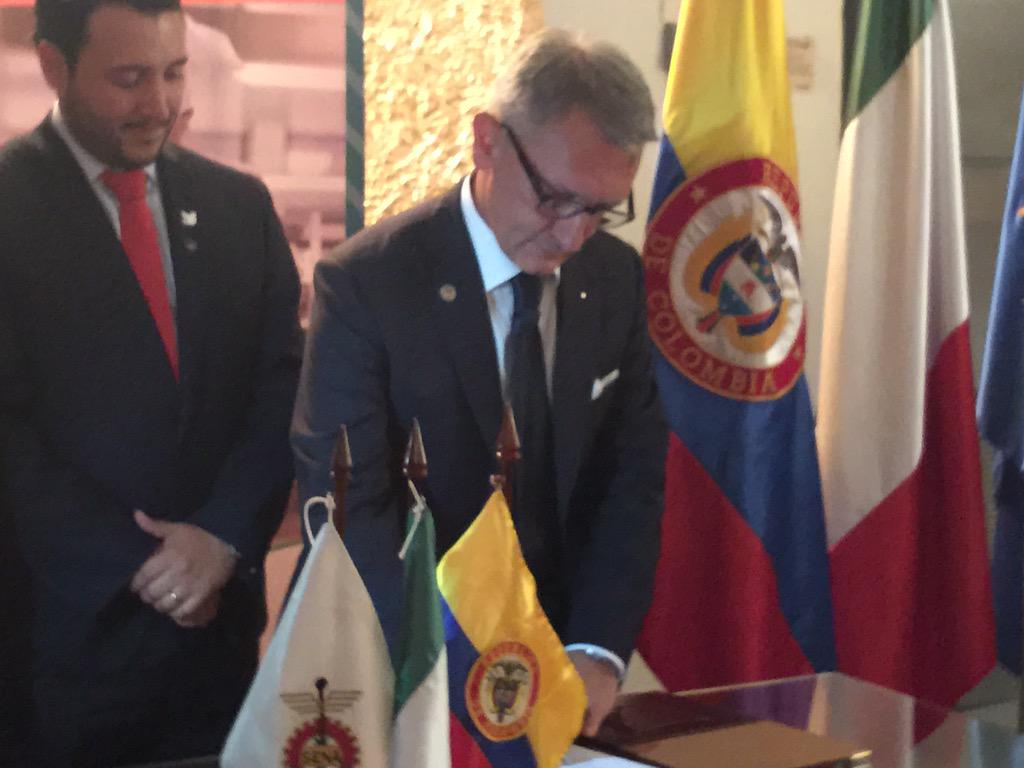 #ItaliaColombia <a href="/confartigianato/">Confartigianato</a> sottoscrivere un profilo d'intesa con SENA Colombia <a href="/SENAComunica/">SENA</a>