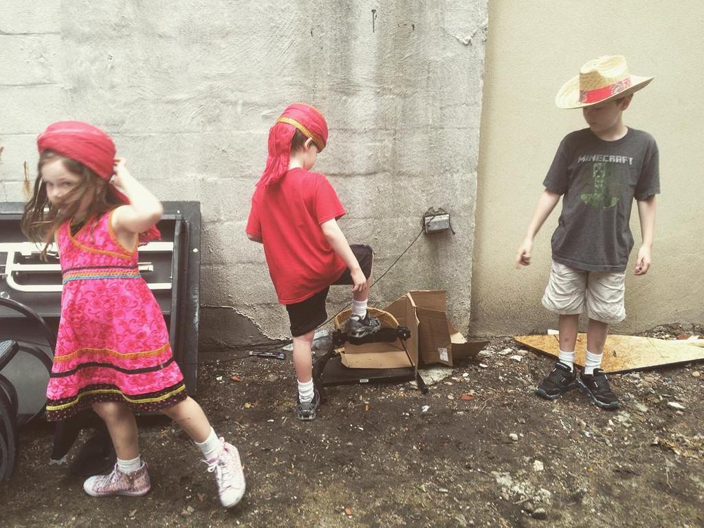 _FABnyc's tweet photo. #TBT #LoadOUT a little less than a week ago whaaaaa?? #kiddos #sweethats #recycling #repur… http://t.co/K326egfhKX http://t.co/Yh2h0HfbpP