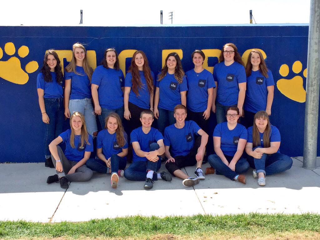 oremyb's tweet photo. 2016 Yearbook Staff 💙💛 http://t.co/KdFDwQ3VD0